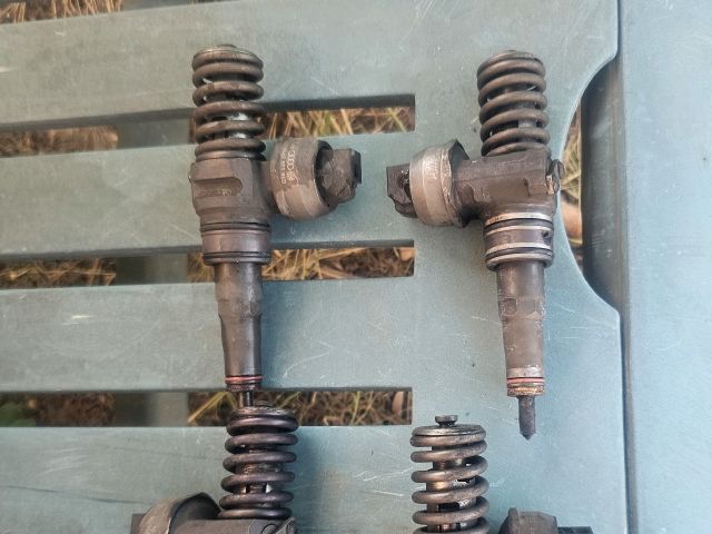 bontott AUDI A4 B7 Porlasztó (1 db)