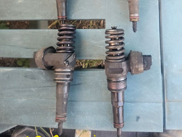 bontott AUDI A4 B7 Porlasztó (1 db)