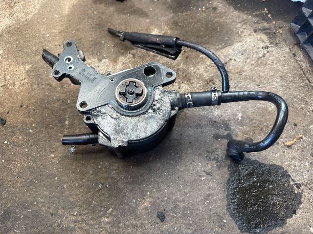 bontott AUDI A4 B7 Vákumpumpa