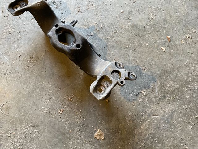 bontott AUDI A4 B7 Váltó Tartó Bak (Pozíciófüggetlen)