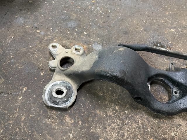 bontott AUDI A4 B7 Váltó Tartó Bak (Pozíciófüggetlen)