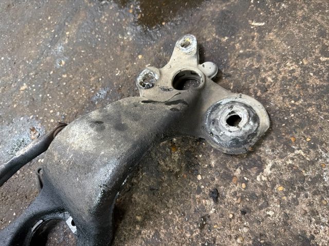 bontott AUDI A4 B7 Váltó Tartó Bak (Pozíciófüggetlen)