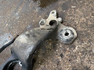 bontott AUDI A4 B7 Váltó Tartó Bak (Pozíciófüggetlen)