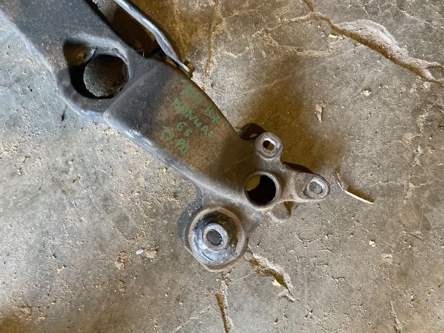 bontott AUDI A4 B7 Váltó Tartó Bak (Pozíciófüggetlen)