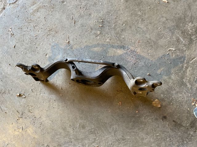 bontott AUDI A4 B7 Váltó Tartó Bak (Pozíciófüggetlen)