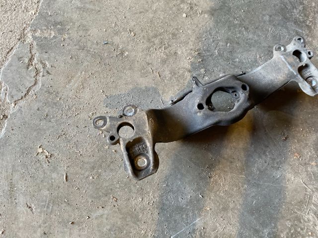 bontott AUDI A4 B7 Váltó Tartó Bak (Pozíciófüggetlen)