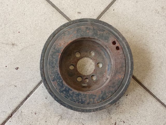 bontott AUDI A4 B7 Főtengely Szíjtárcsa