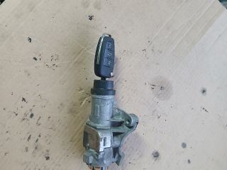 bontott AUDI A4 B7 Gyújtáskapcsoló Házzal