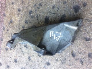 bontott AUDI A4 B7 Motor Tartó Bak Bal