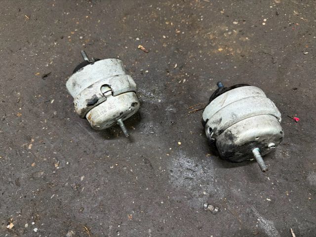 bontott AUDI A4 B7 Motor Tartó Bak (Pozíciófüggetlen)