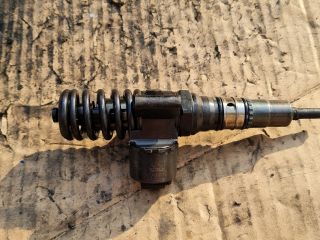 bontott AUDI A4 B7 Porlasztó (1 db)