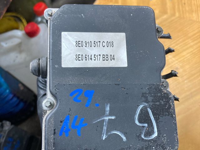 bontott AUDI A4 B7 ABS Kocka