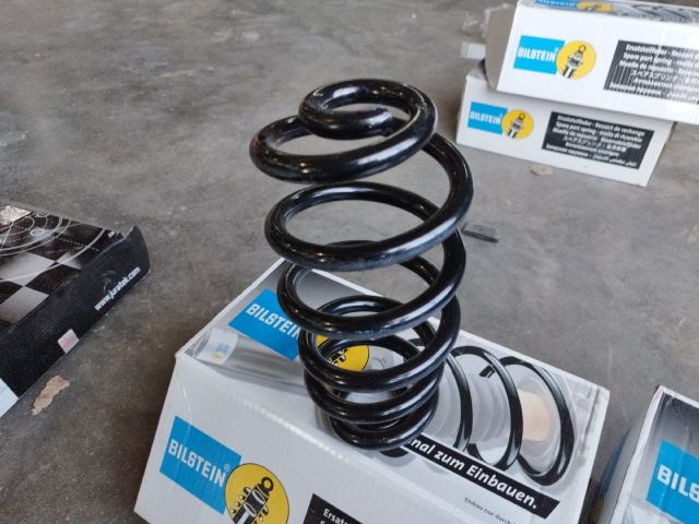 bontott AUDI A4 B7 Hátsó Rugó Pár