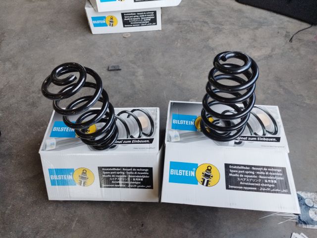 bontott AUDI A4 B7 Hátsó Rugó Pár