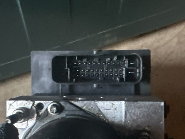 bontott AUDI A4 B7 ABS Kocka