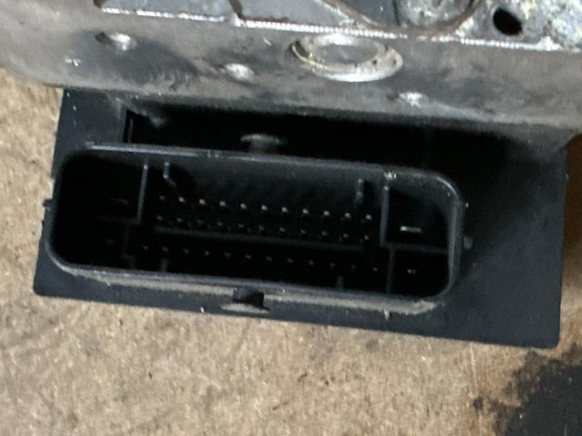 bontott AUDI A4 B7 ABS Kocka