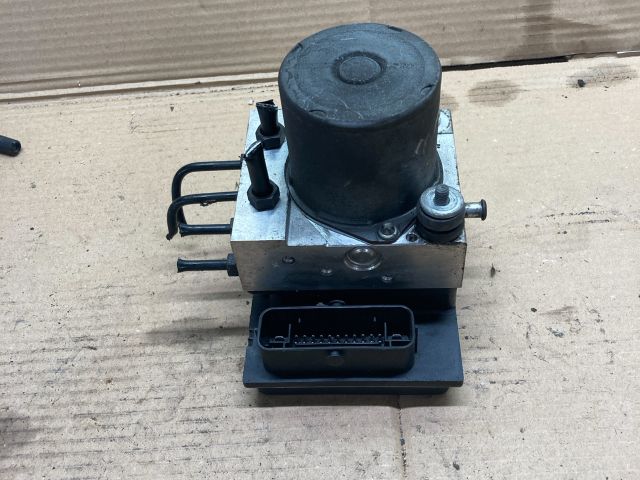 bontott AUDI A4 B7 ABS Kocka