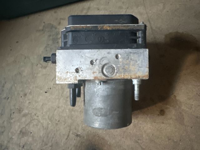 bontott AUDI A4 B7 ABS Kocka