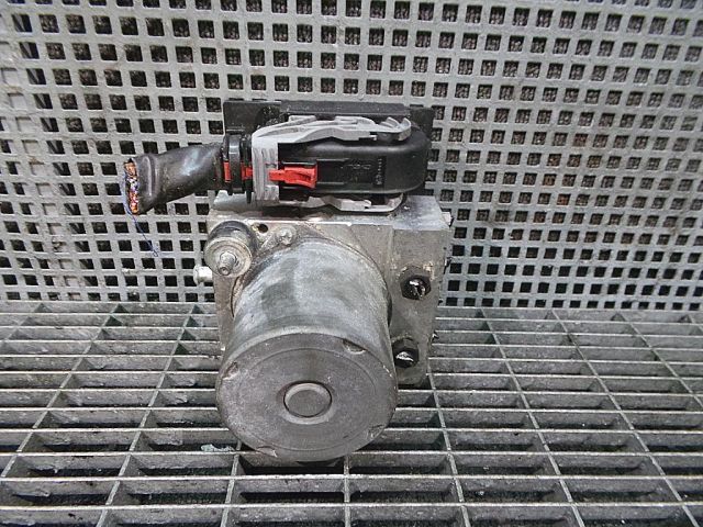 bontott AUDI A4 B7 ABS Kocka