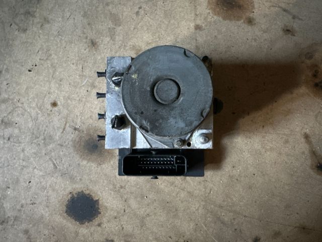 bontott AUDI A4 B7 ABS Kocka