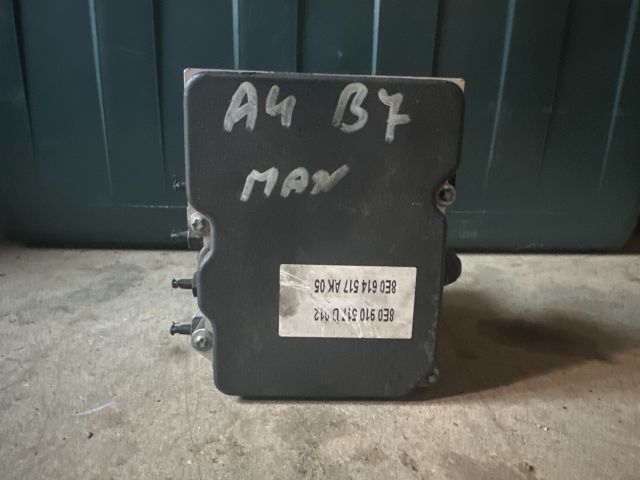 bontott AUDI A4 B7 ABS Kocka