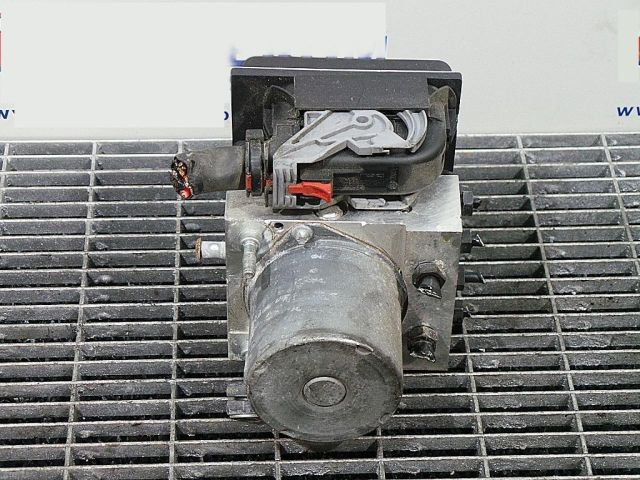 bontott AUDI A4 B7 ABS Kocka