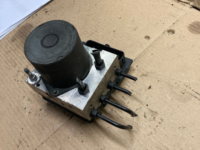 bontott AUDI A4 B7 ABS Kocka