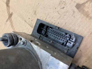 bontott AUDI A4 B7 ABS Kocka