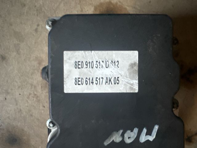 bontott AUDI A4 B7 ABS Kocka