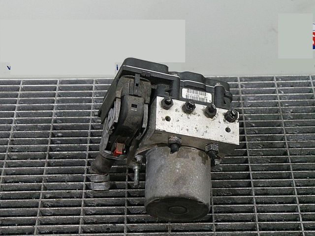 bontott AUDI A4 B7 ABS Kocka