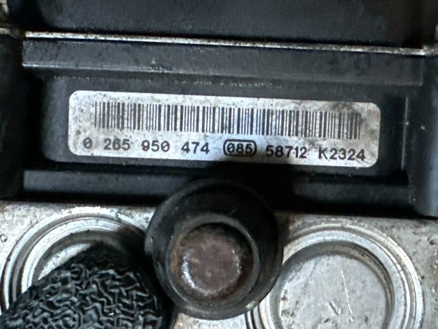 bontott AUDI A4 B7 ABS Kocka