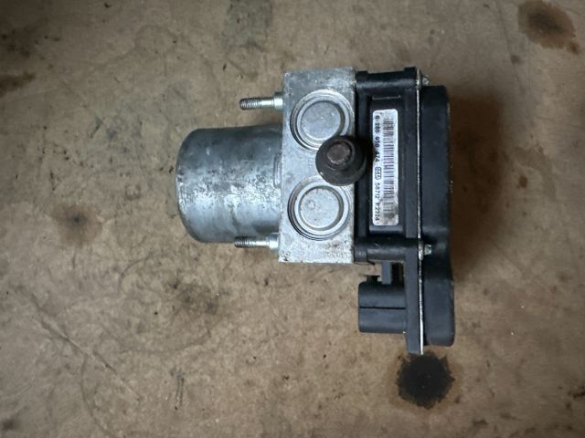 bontott AUDI A4 B7 ABS Kocka