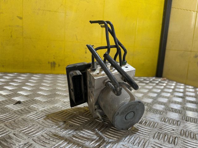 bontott AUDI A4 B7 ABS Kocka