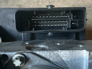 bontott AUDI A4 B7 ABS Kocka