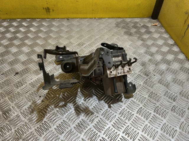 bontott AUDI A4 B7 ABS Kocka