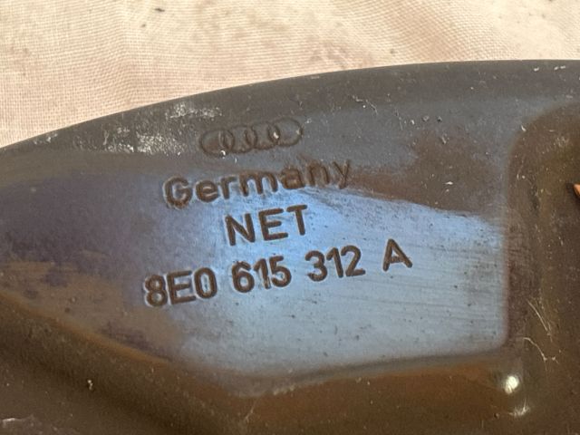 bontott AUDI A4 B7 Bal első Fék Porvédő Lemez