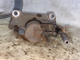 bontott AUDI A4 B7 Bal első Féknyereg Munkahengerrel