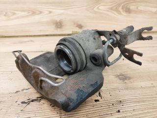 bontott AUDI A4 B7 Bal első Féknyereg Munkahengerrel