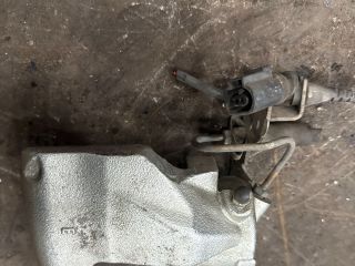 bontott AUDI A4 B7 Bal első Féknyereg Munkahengerrel