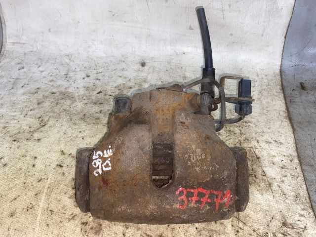 bontott AUDI A4 B7 Bal első Féknyereg Munkahengerrel