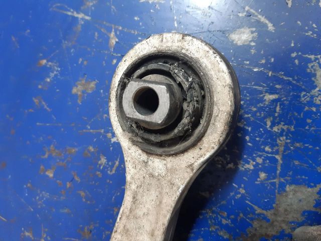 bontott AUDI A4 B7 Bal első Lengőkar