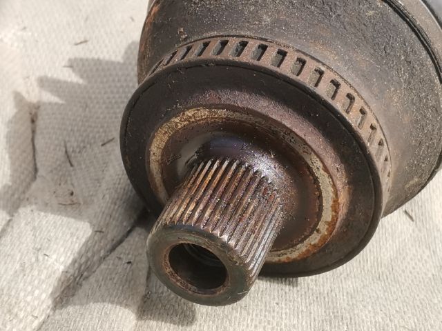 bontott AUDI A4 B7 Bal Féltengely