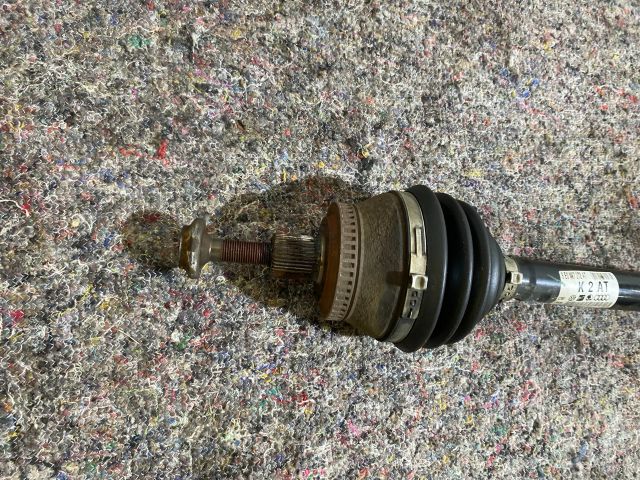 bontott AUDI A4 B7 Bal Féltengely