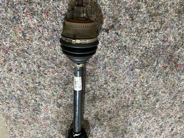 bontott AUDI A4 B7 Bal Féltengely