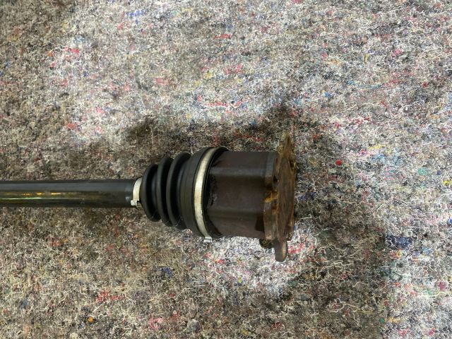 bontott AUDI A4 B7 Bal Féltengely