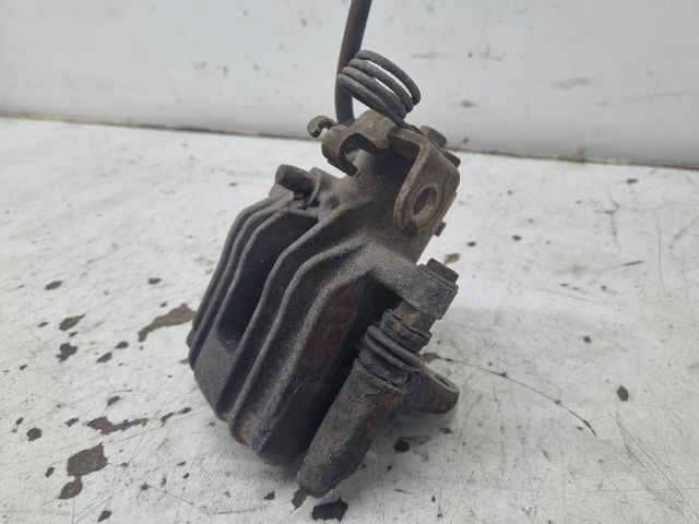 bontott AUDI A4 B7 Bal hátsó Féknyereg Munkahengerrel