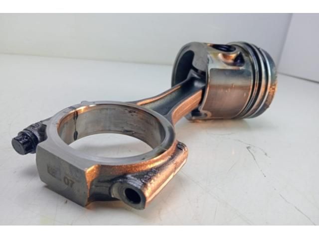 bontott AUDI A4 B7 Dugattyú és Hajtókar