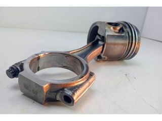 bontott AUDI A4 B7 Dugattyú és Hajtókar