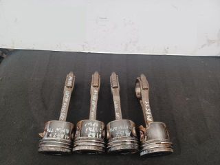 bontott AUDI A4 B7 Dugattyú