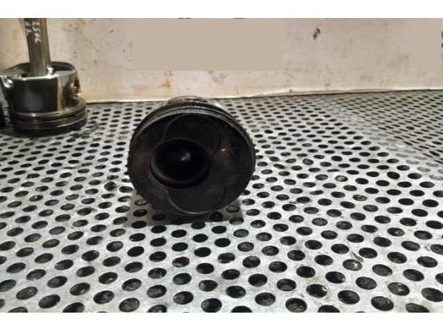 bontott AUDI A4 B7 Dugattyú